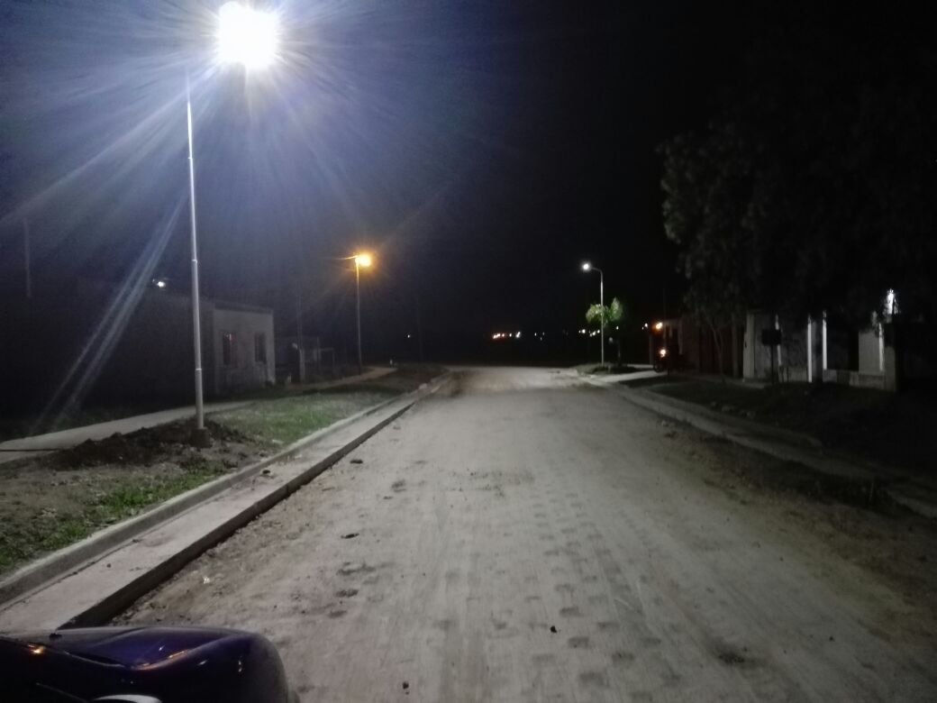 Foto de obra: Iluminación en Loteo. Diseño Innovador con Columnas de alumbrado público y Protección Contra Sobre Tensiones